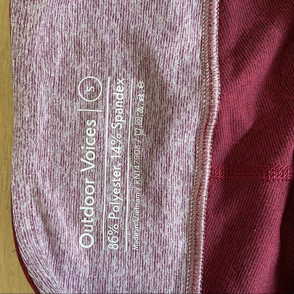 Outdoor Voices 7/8 Spring Tri-tone M in Burgundy - Picture 4 of 4